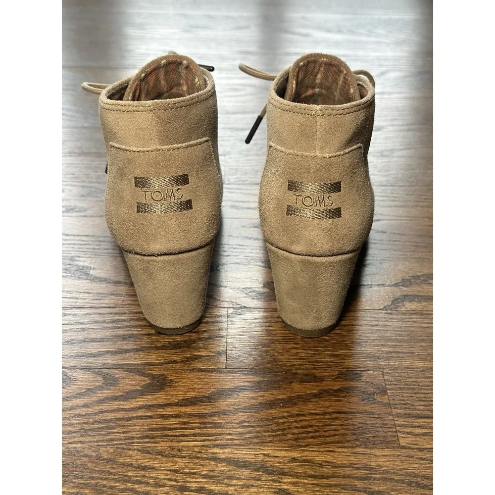 TOMS Desert Wedge Ankle Booties Suede Lace Up Tan Brown Womens Shoes Size 8